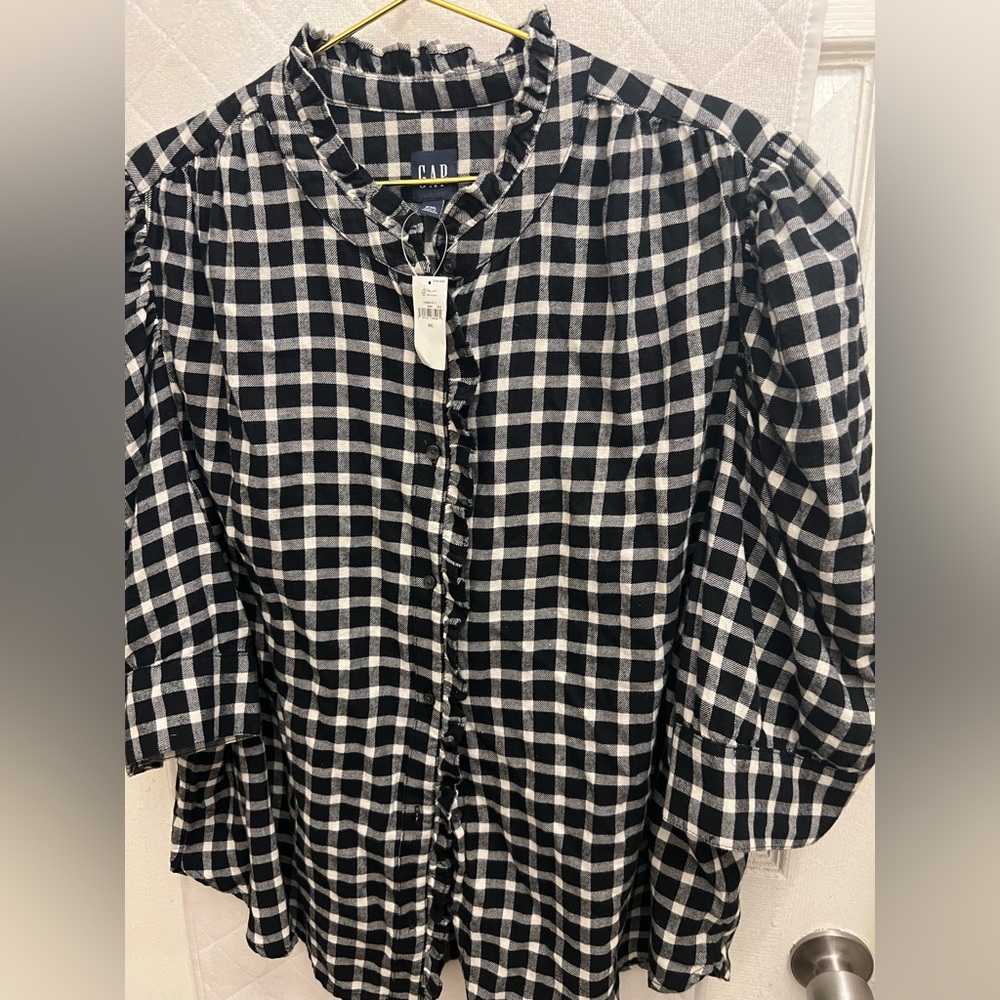 GAP Monochrome Checkered Flannel Top with Ruffle Collar and Puffed Sleeves